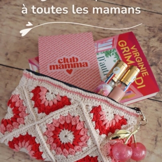 Créer de ses mains,
prendre le temps,
penser à celle qu'on aime…

Car chaque maille raconte un peu d'amour.

𝗕𝗼𝗻𝗻𝗲 𝗳𝗲𝘁𝗲 𝗮 𝘁𝗼𝘂𝘁𝗲𝘀 𝗹𝗲𝘀 𝗺𝗮𝗺𝗮𝗻𝘀,
présentes dans nos bras, dans nos pensées ou dans nos souvenirs ❣

#pensebonheur #crochet #bonnefetemaman #grannysquare #grannysquares