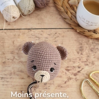 Je suis juste un peu partout à la fois en ce moment… entre les enfants, les commandes, les anniversaires et, bien sûr, le crochet !

Je profite encore un peu de ces moments en famille tout en continuant de créer plein de jolies choses pour vous. 

Promis, je reviens très vite par ici avec plein de nouveautés à vous montrer ! 

#pensebonheur #crochet #crocheting #crochet_relax #crochetaddict